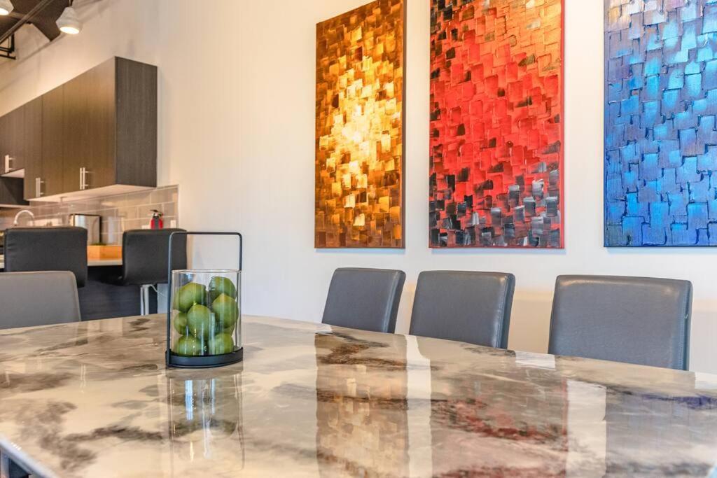 Group Friendly Spacious 3br With Optional Parking And Gym Access Sleeps 10 Guest Near Mccormick Place And Soldier Field Apartment Chicago